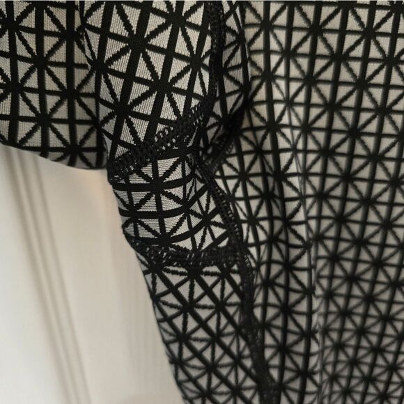 Lululemon Wonder Under LIKE NEW - Picture 4 of 5